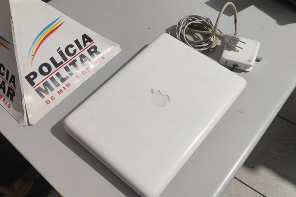 Jovem reconhece MacBook furtado em anúncio de vendas na internet e lojista acaba preso em Patos de Minas