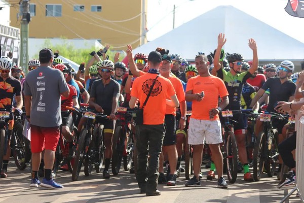 Em fim de semana de muita aventura, Desafio Amapar reúne jipeiros, ciclistas e visitantes em Serra do Salitre