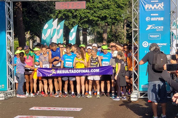 Corrida do Milho chega a 11ª edição com mais de 1.000 corredores. Veja quem participou