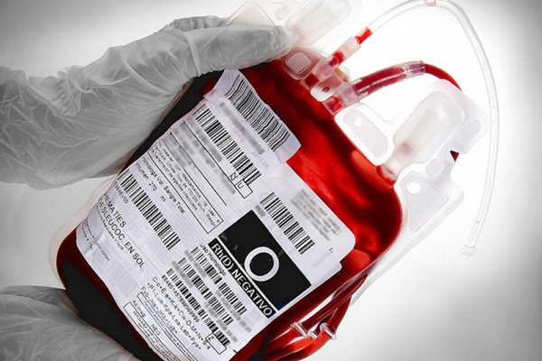 Justiça determina transfusão de sangue a bebê após pais negarem procedimento por questão religiosa