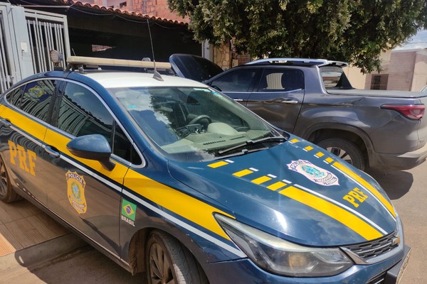 PRF apreende Fiat/Toro na BR 365 que havia sido roubada no estado de São Paulo