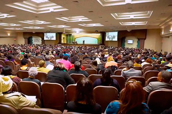 Congresso das Testemunhas de Jeová promete reunir 2500 fiéis no Paiolão em Patos de Minas