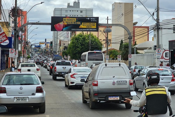 Diante de tanto desrespeito, Prefeitura pretende instalar sensores de avanço de semáforo