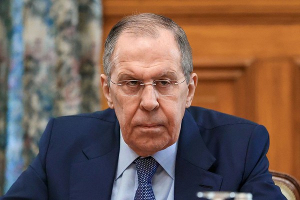 Rússia pretende levar operação militar até o fim, diz Lavrov