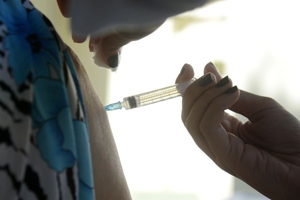Prefeitura convoca patenses para completarem o esquema vacinal contra a Covid-19