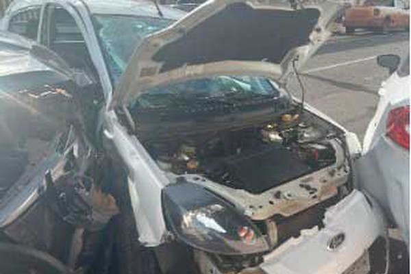 Grave acidente com três veículos em Patrocínio deixa três mulheres feridas