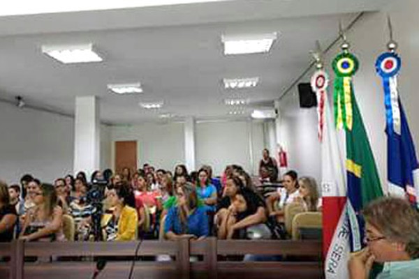 Mudanças propostas pela administração podem afetar qualidade do ensino em Patos de Minas
