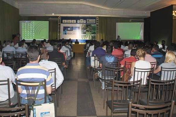 Seminário de Agricultura de Precisão mobiliza produtores do estado em Patos de Minas