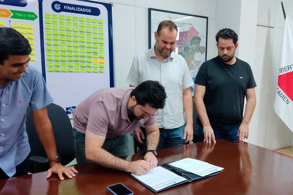 Ordem de serviço para conclusão das obras na Mata do Catingueiro é assinada na Prefeitura Municipal