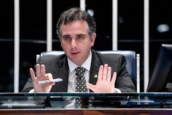 Pacheco critica atos antidemocráticos do 1º de Maio: "anomalias graves"
