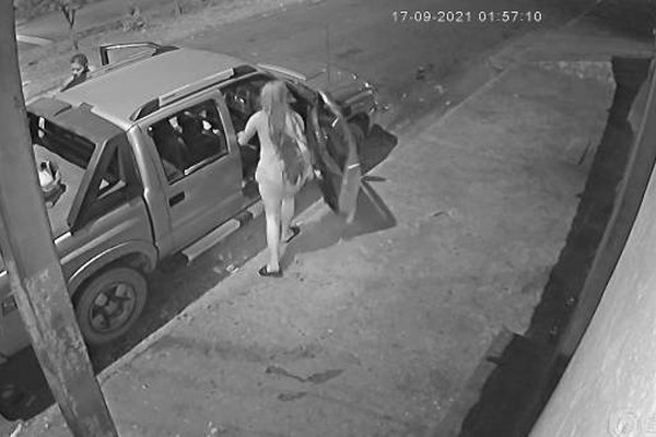 Cenas fortes: vídeo mostra mulher sendo morta e deixada na calçada na cidade de Patrocínio