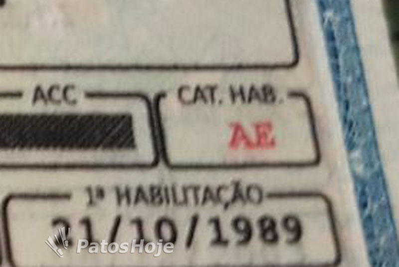 Condutor é preso em blitz ao apresentar carteira de 